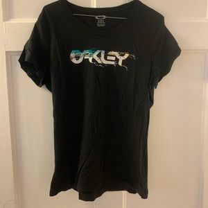 Women’s Oakley T-Shirt, Size L